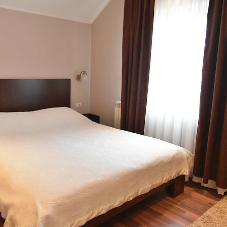 B&B Park Sremcica Екстер'єр фото
