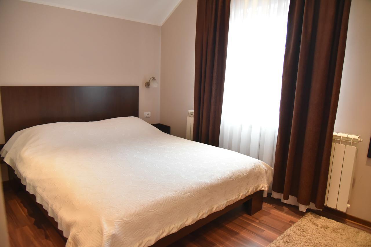 B&B Park Sremcica Екстер'єр фото