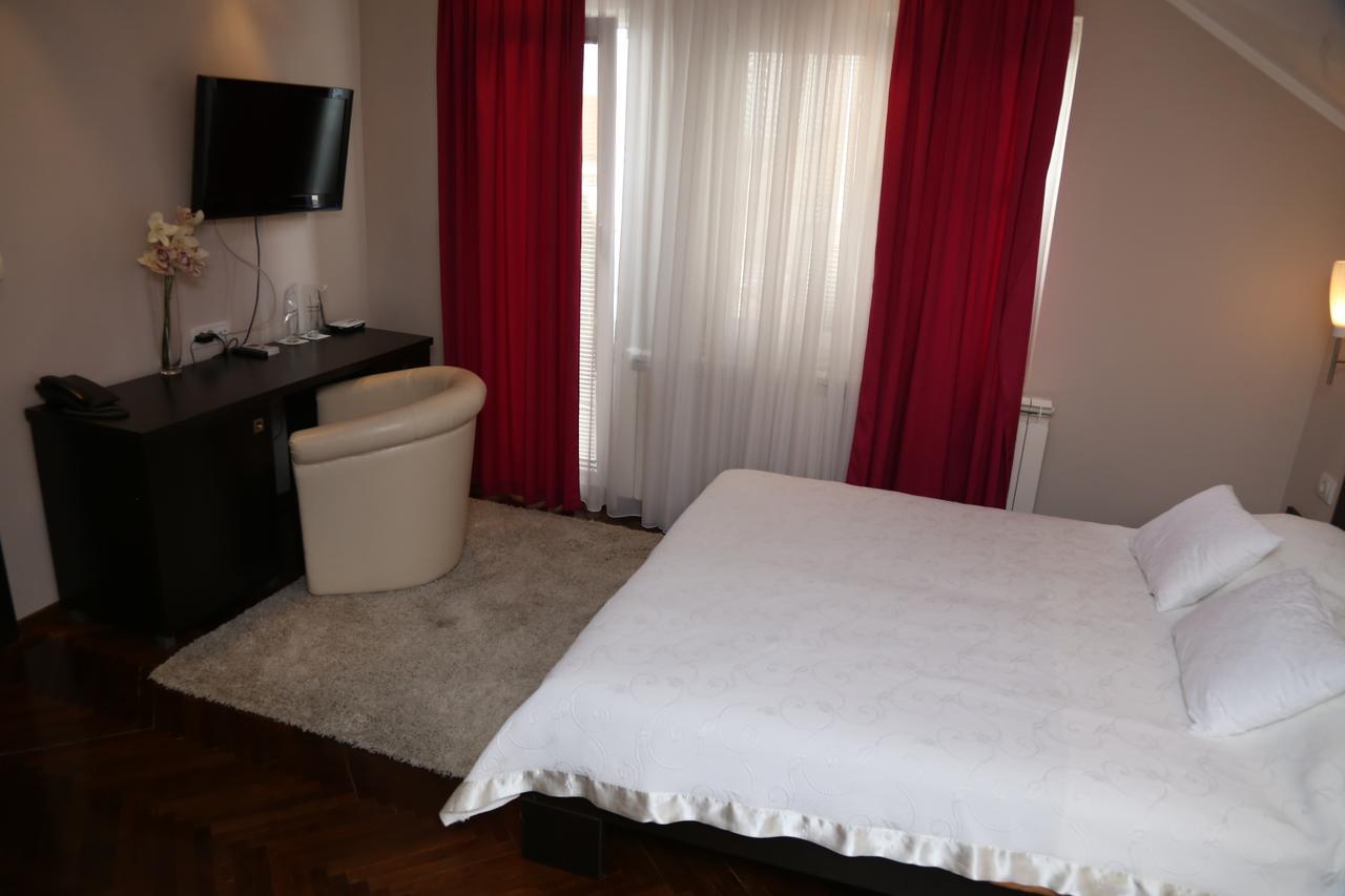 B&B Park Sremcica Екстер'єр фото